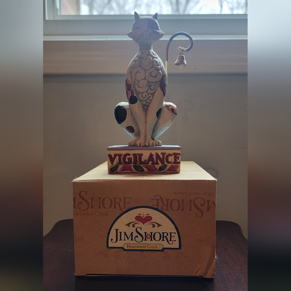 Jim Shore Vigilance Cat Figurine - Multicolor